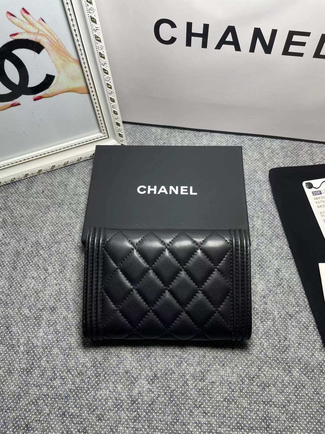 [TOP] CHANEL Le Boy Wallet Lambskin 10.5*15*3cm - Black