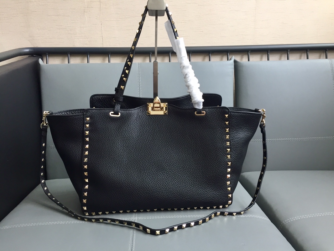 [TOP] VALENTINO Rockstud Tote Bag Cowhide 26×9×20 cm/33×14×24 cm  - Black& GHW