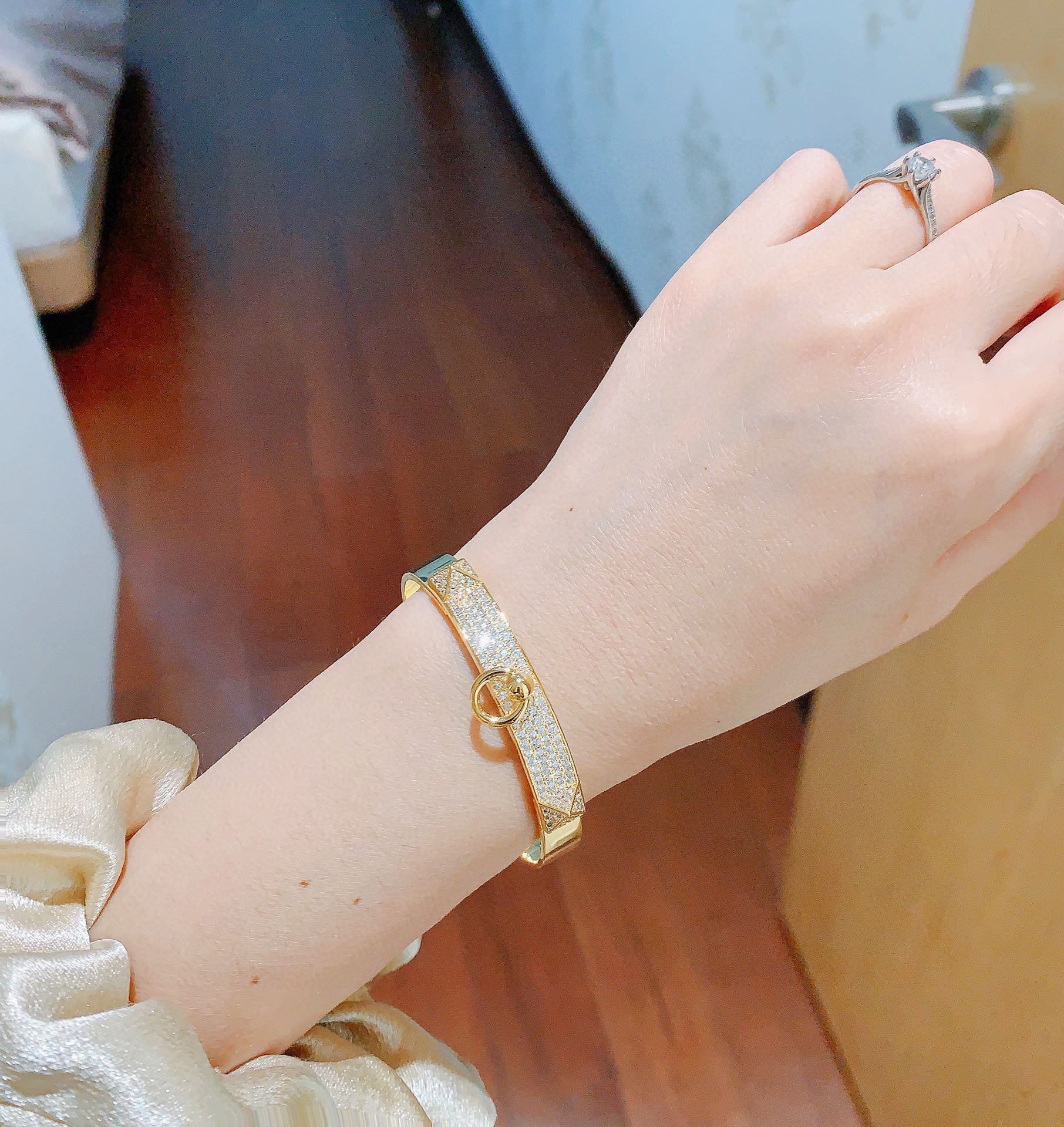 [TOP] HERMES Bracelet-Gold