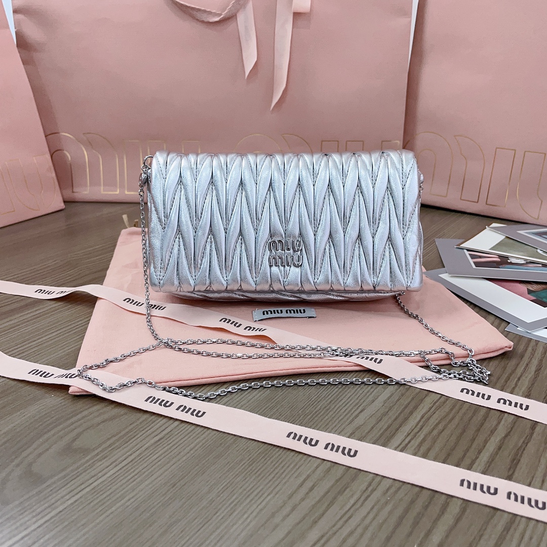 [TOP] Miu Miu Lambskin Chain Bag 18 X9.5 X 4 cm - 3 Color