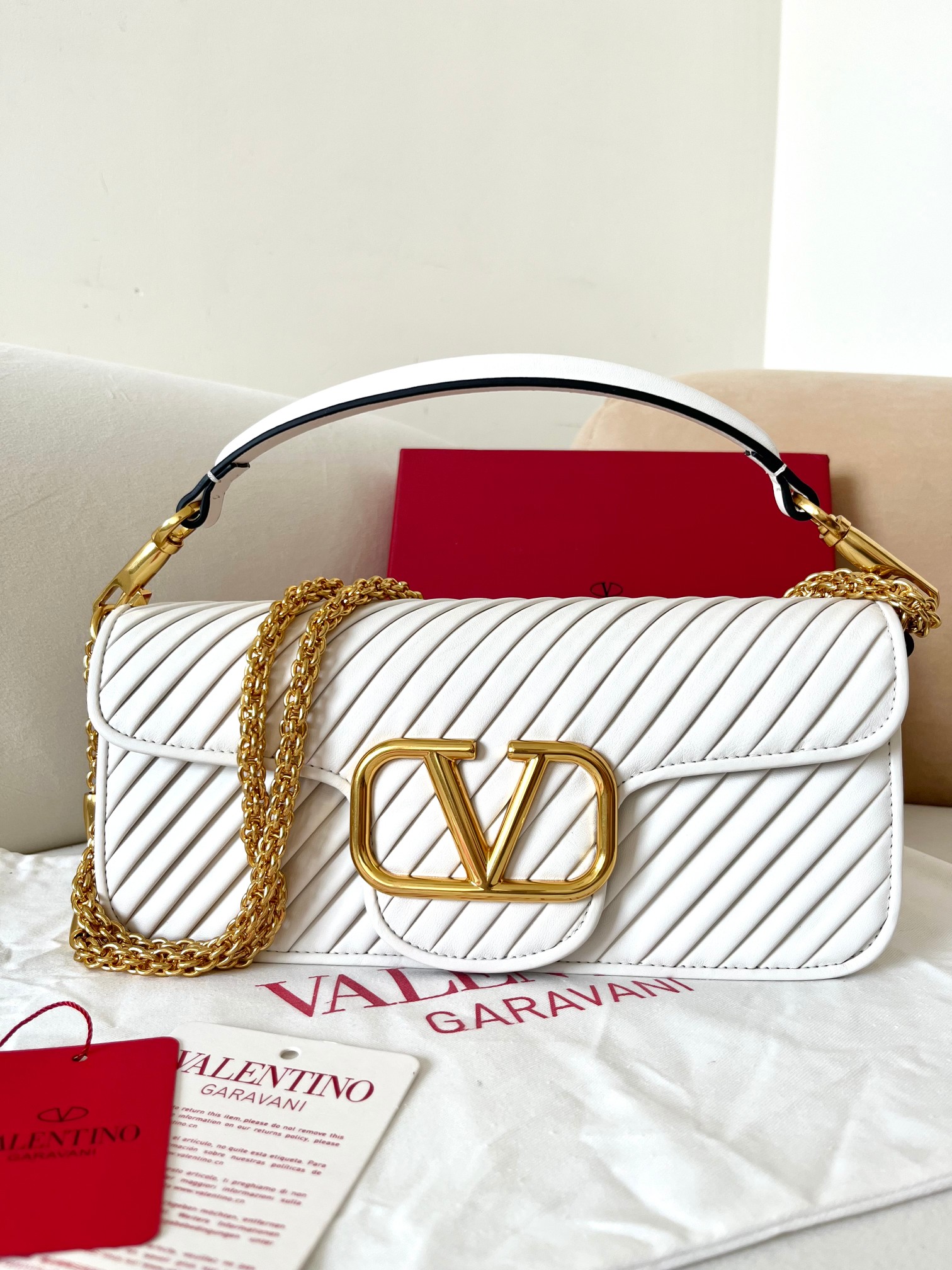 [TOP] VALENTINO Garavani Loco Bag  28 x 12 x 9 cm - 2 Colors