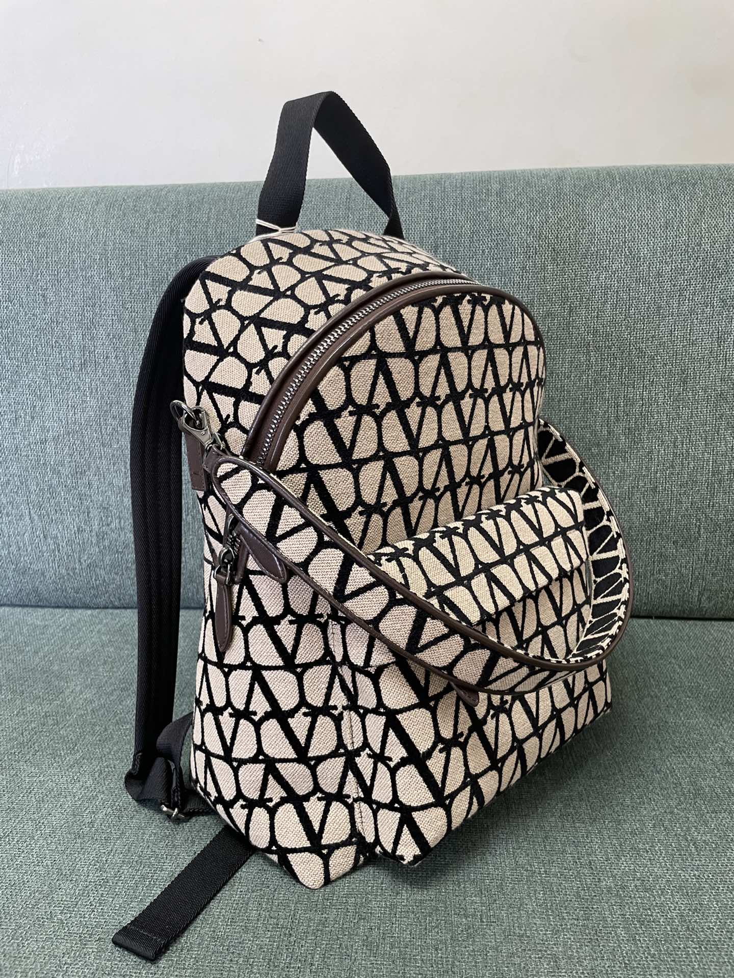 [TOP] VALENTINO Toile Iconographe Backpack With Leather 30×40×23 cm