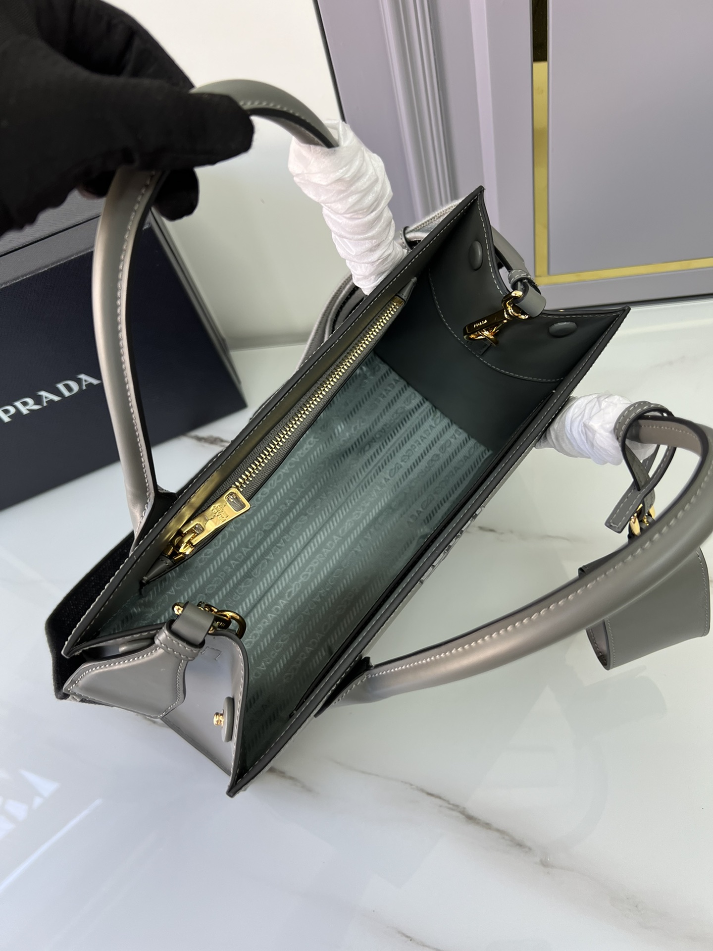 [TOP] PRADA Galleria Saffiano Leather Bag 24× 32 ×13cm - Grey