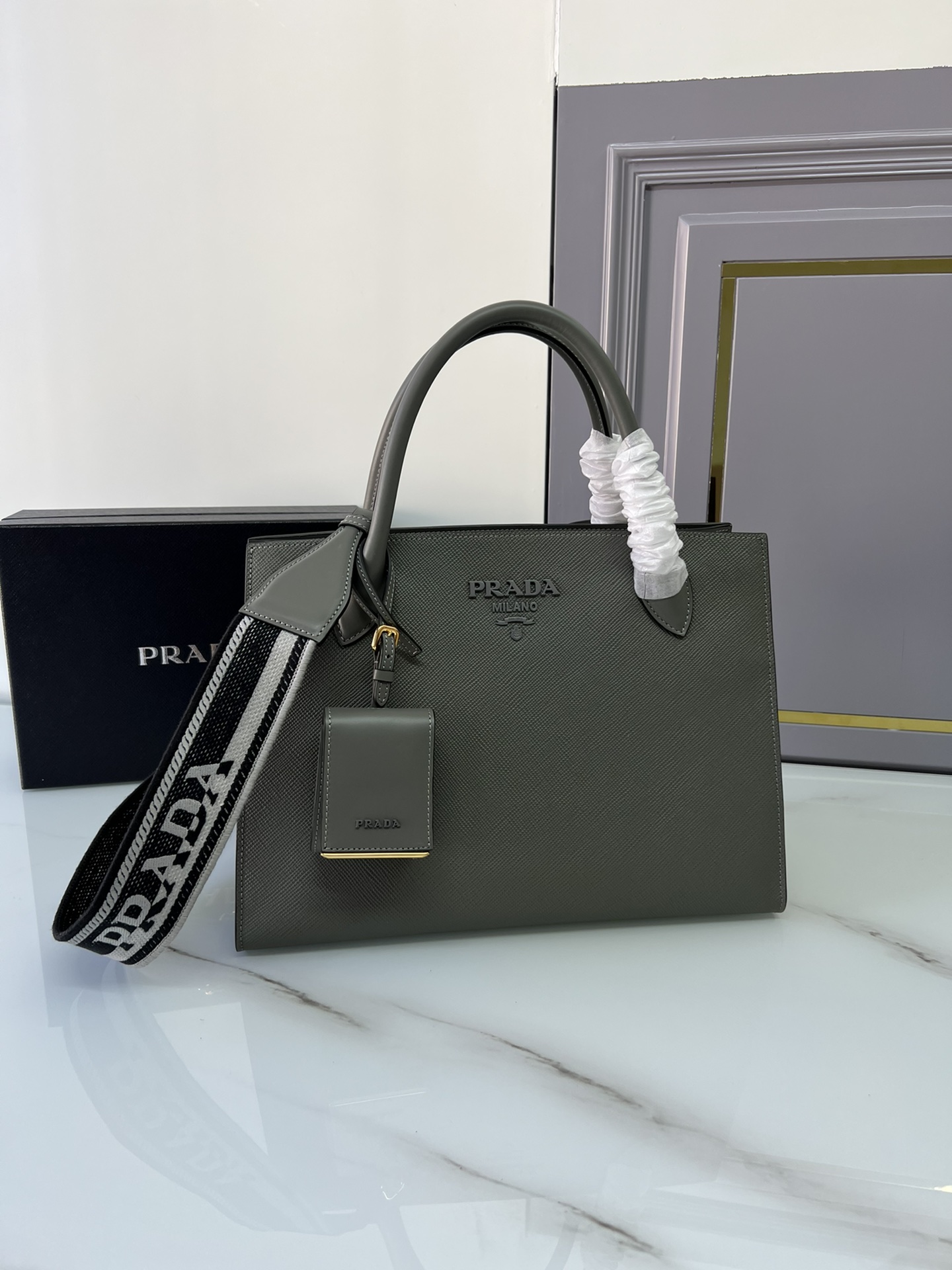 [TOP] PRADA Galleria Saffiano Leather Bag 24× 32 ×13cm - Grey