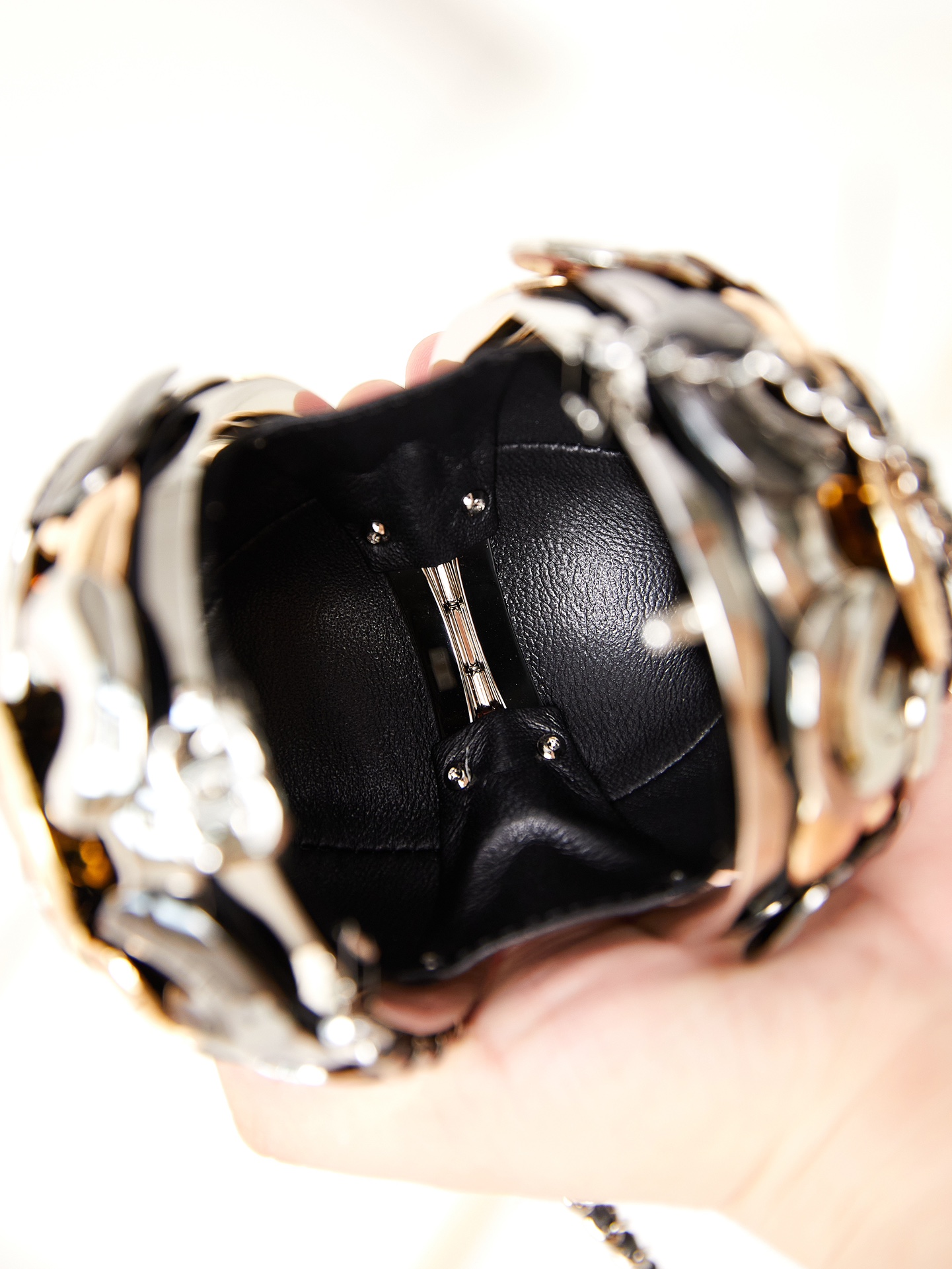 [TOP] CHANEL Camellia Japonica Mini Bag 9x9x9cm