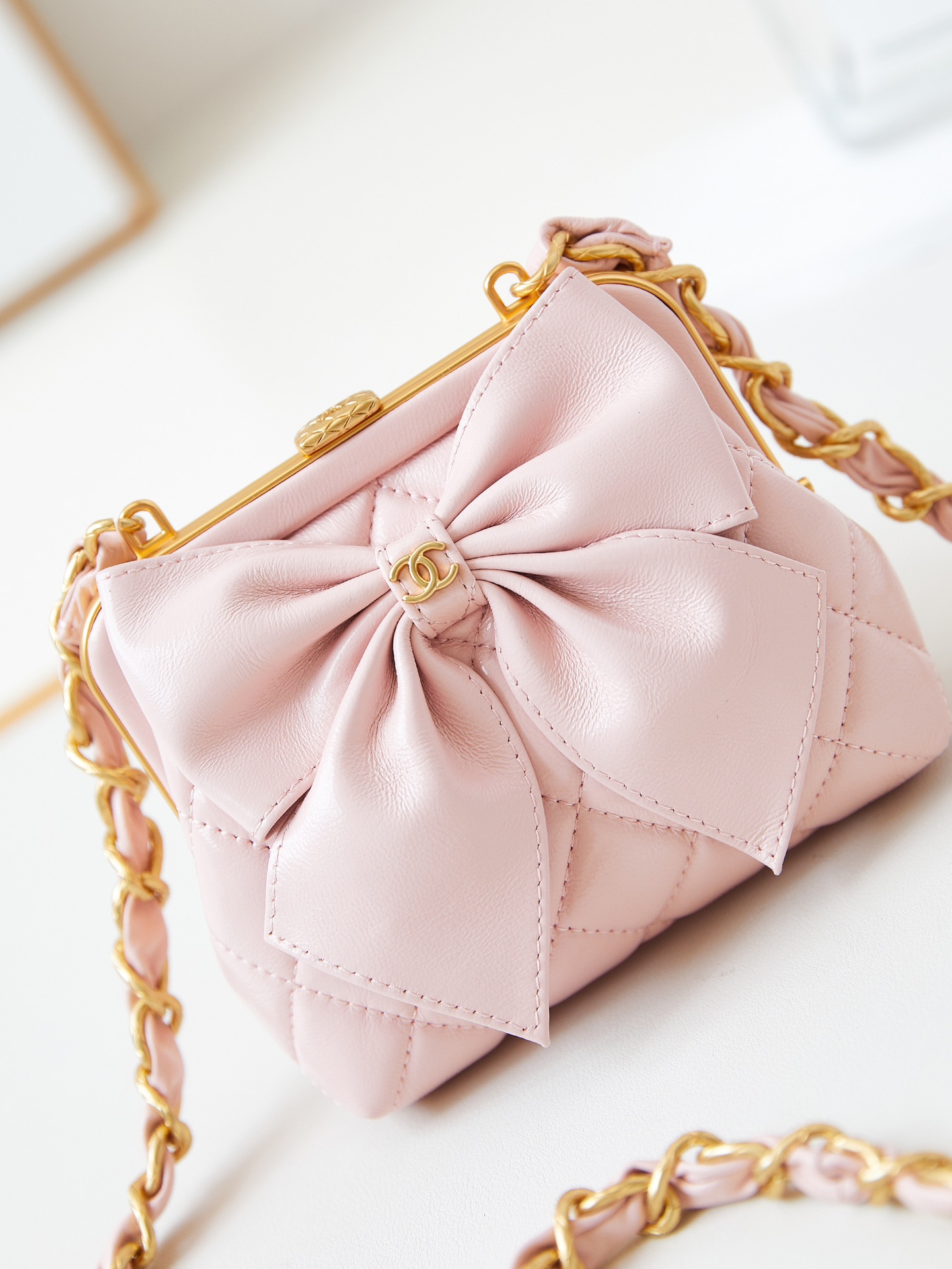 [TOP] CHANEL Bow Frog Clip Bag 12x13x4cm - 4 Color