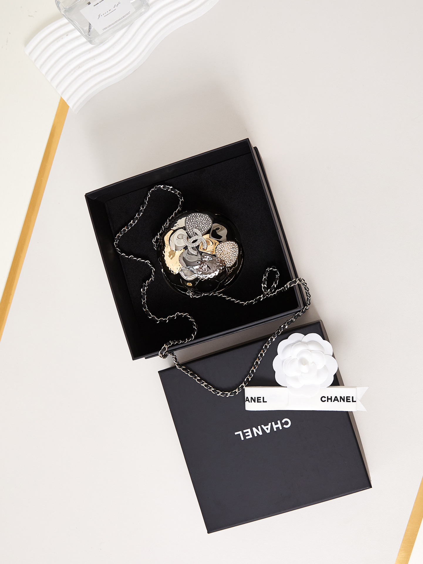 [TOP] CHANEL Camellia Japonica Mini Bag 9x9x9cm