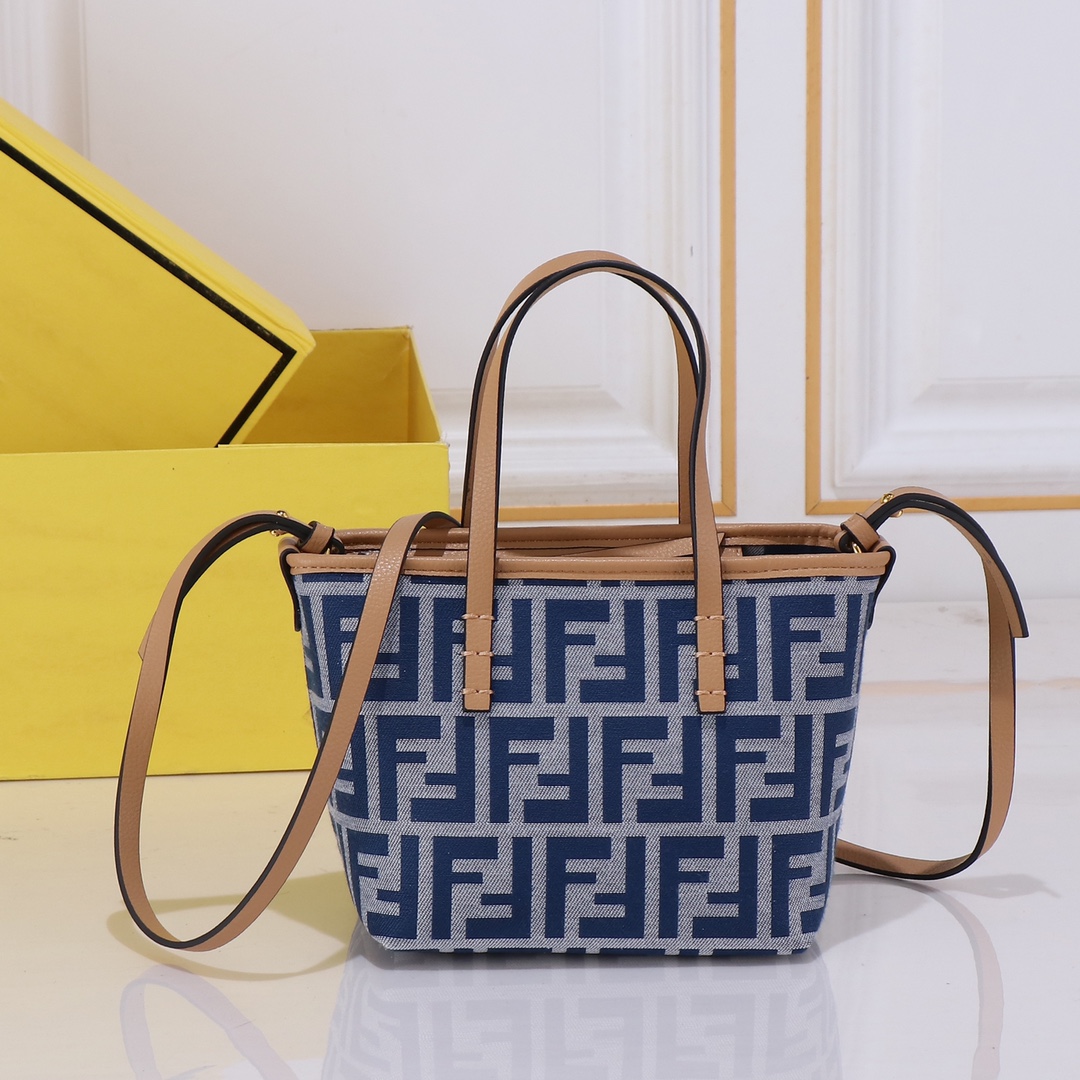 [TOP] FENDI Roll Bag Mini 15.5×13×11cm - 2 Color