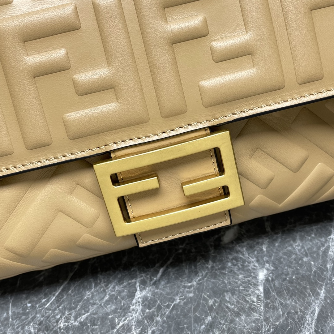 [TOP] FENDI Leather Baguette Bags 26-6-13cm - Beige