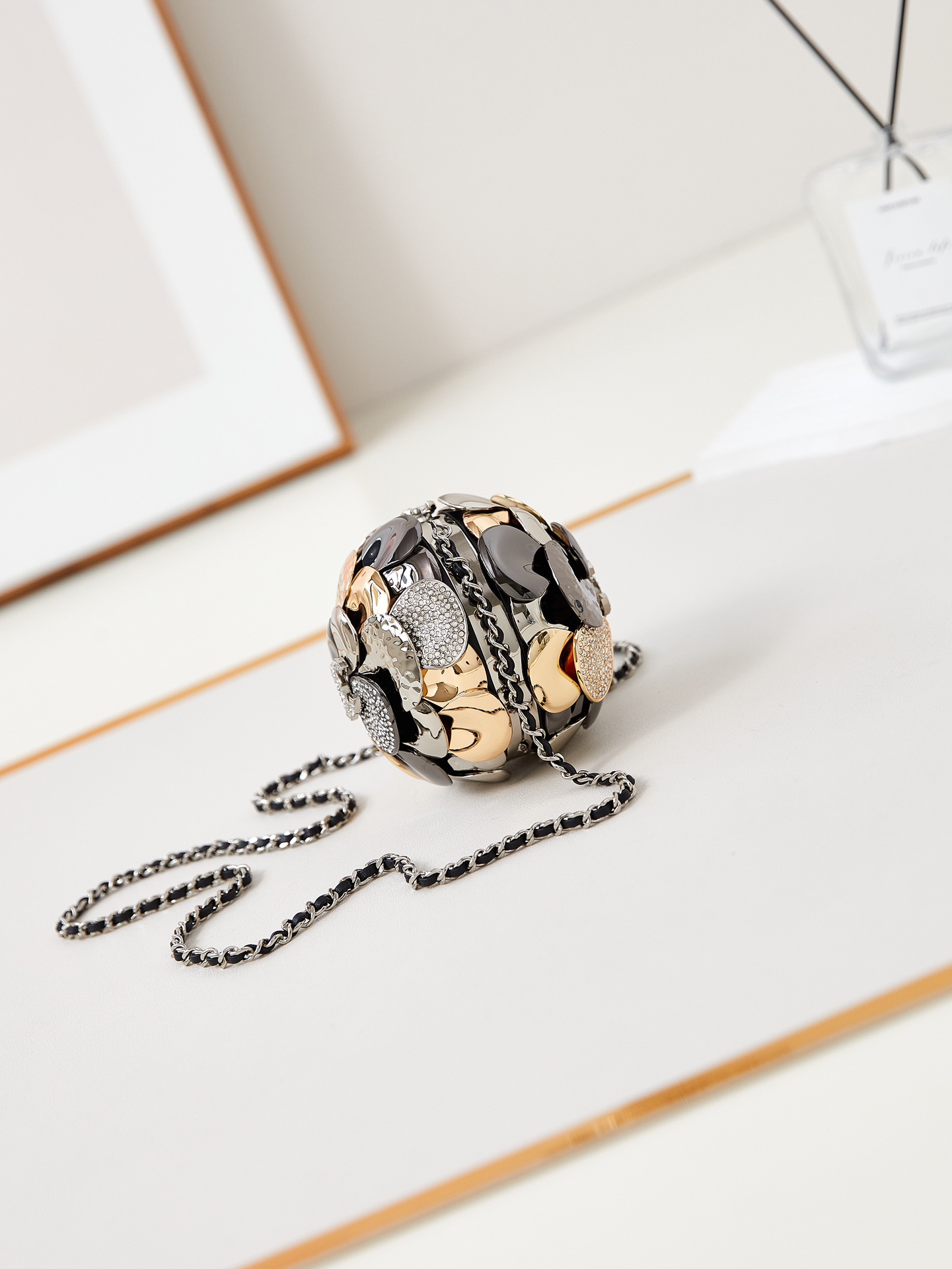 [TOP] CHANEL Camellia Japonica Mini Bag 9x9x9cm