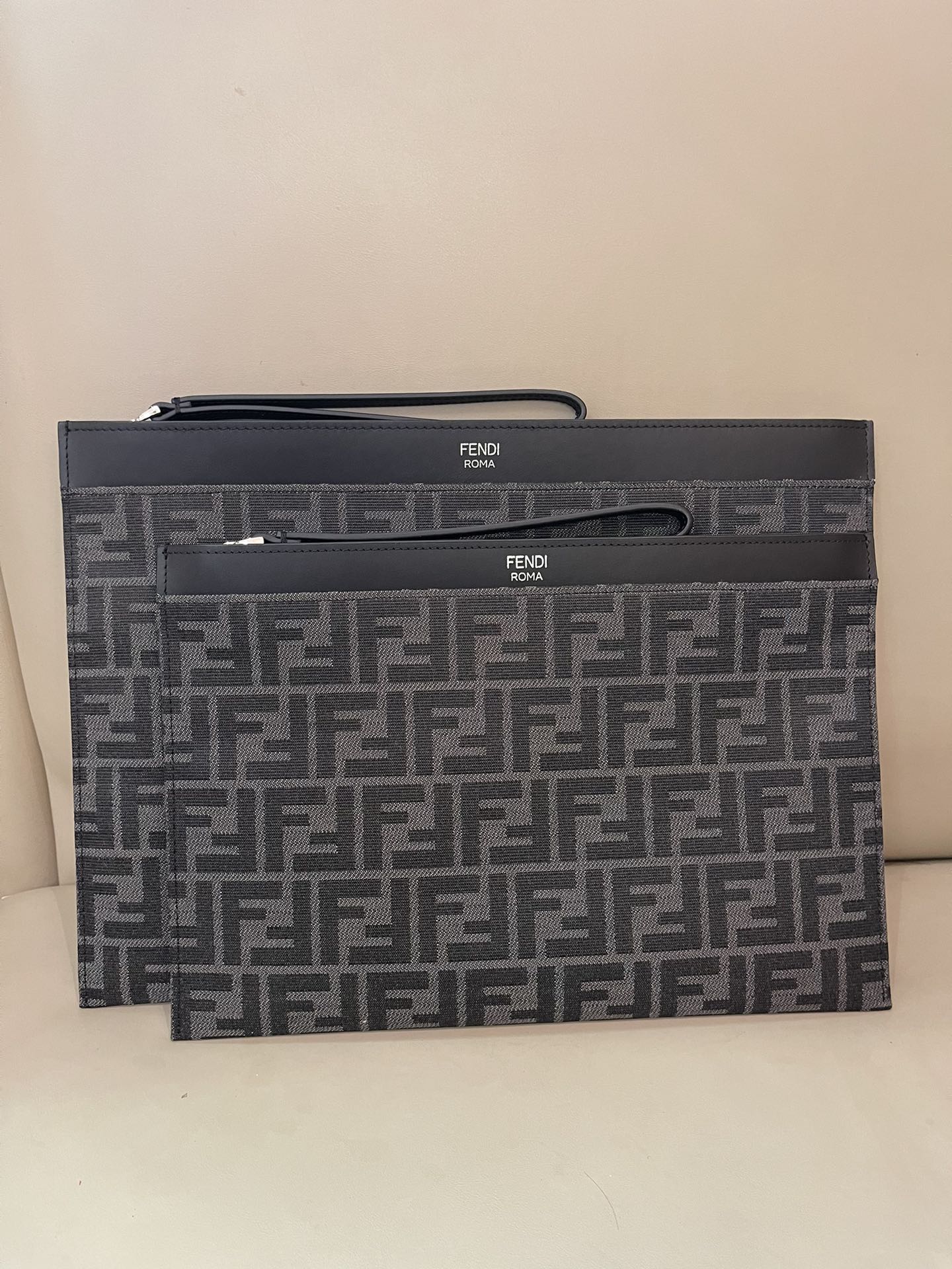 [TOP] FENDI Flat Pouch Bag 30x20cm/35x25cm - 2 Color