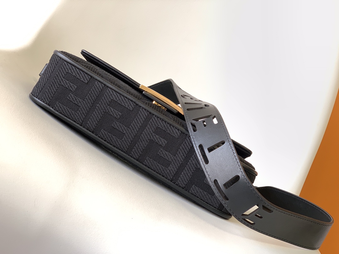 [TOP] FENDI FF Baguette Bag 27x6x15cm - All Black