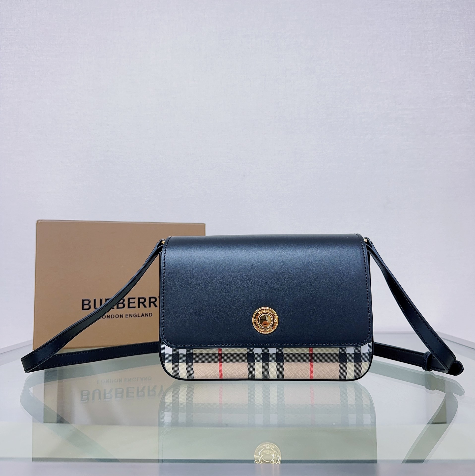 [TOP] BURBERRY Note Bag 21x5x13 cm -2 Colors