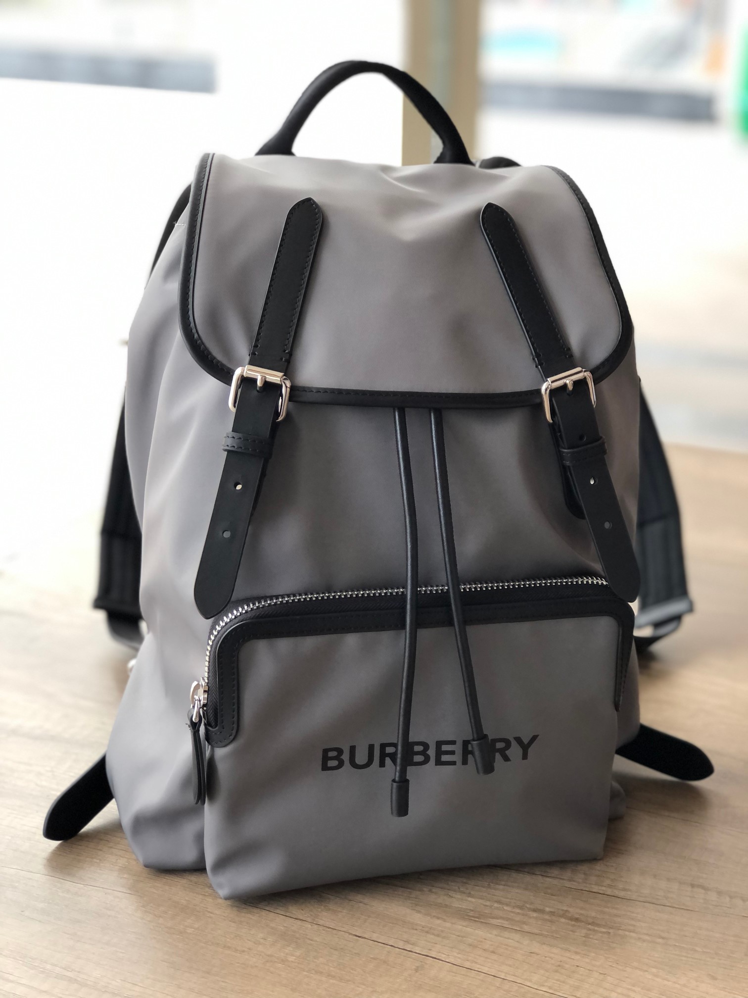 [TOP] BURBERRY Nylon Backpack  28×15×42 cm- 2 Colors