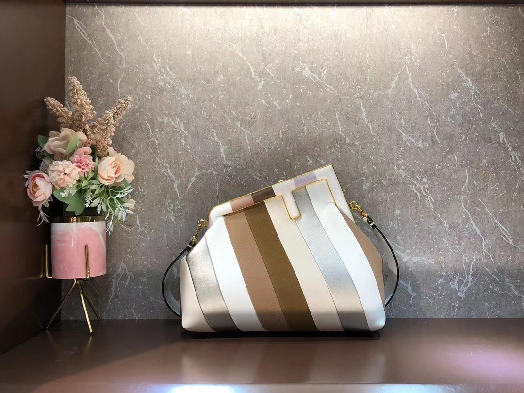 [TOP] FENDI First Bag 33x23.5x15cm - 3 Color