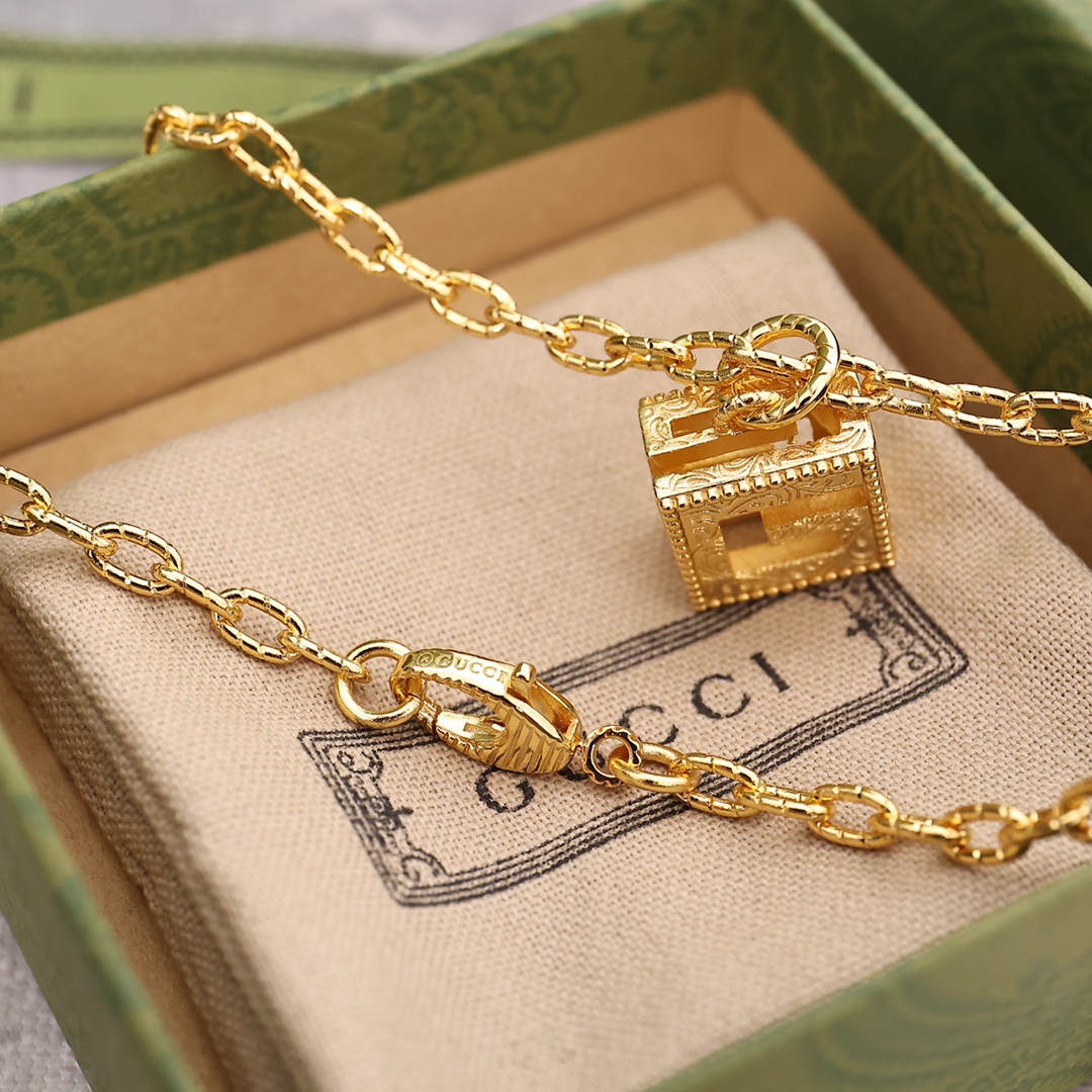 [TOP] GUCCI  Necklace-Gold