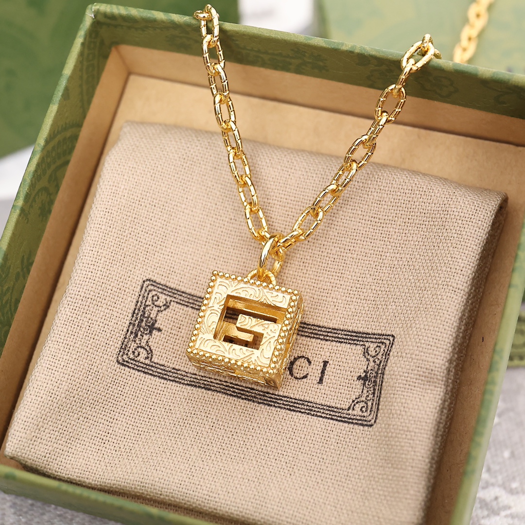 [TOP] GUCCI  Necklace-Gold
