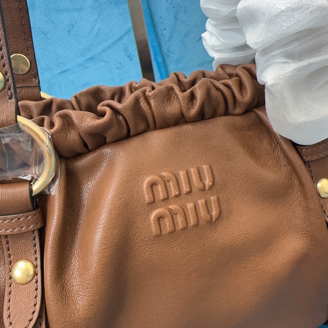 [TOP] Miu Miu Underarm Dumpling Buns 44x16x10.5cm - 2 Colour