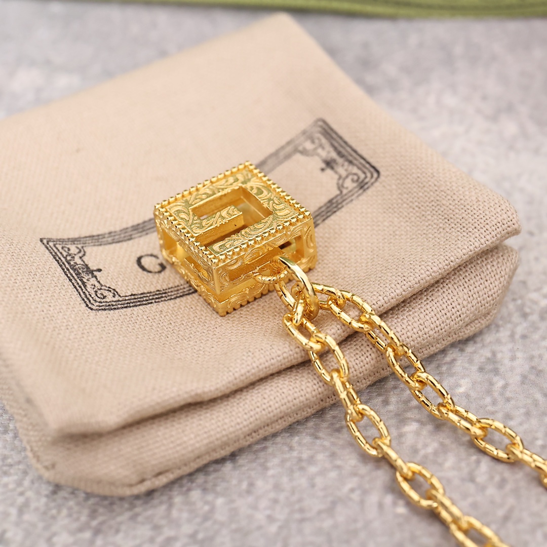 [TOP] GUCCI  Necklace-Gold