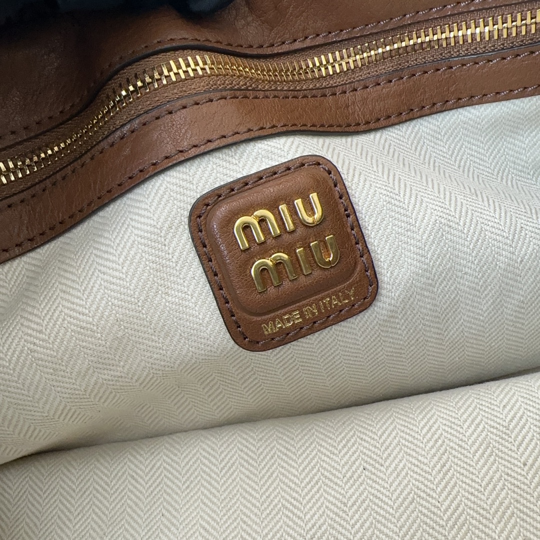 [TOP] Miu Miu Underarm Dumpling Buns 44x16x10.5cm - 2 Colour