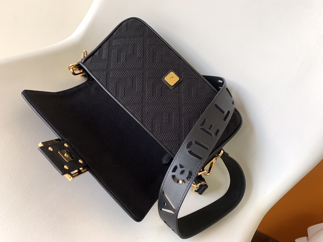 [TOP] FENDI FF Baguette Bag 27x6x15cm - All Black