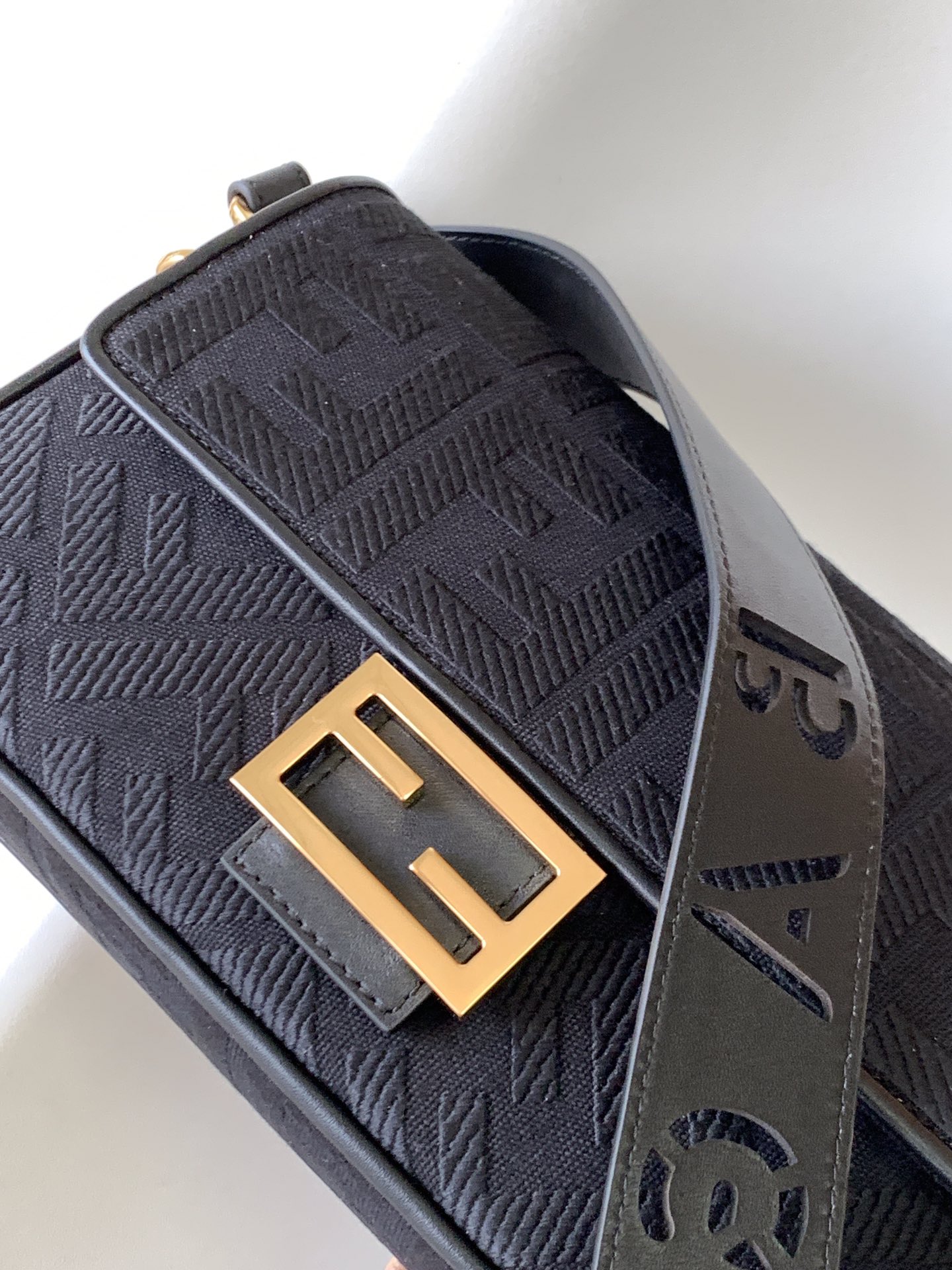 [TOP] FENDI FF Baguette Bag 27x6x15cm - All Black
