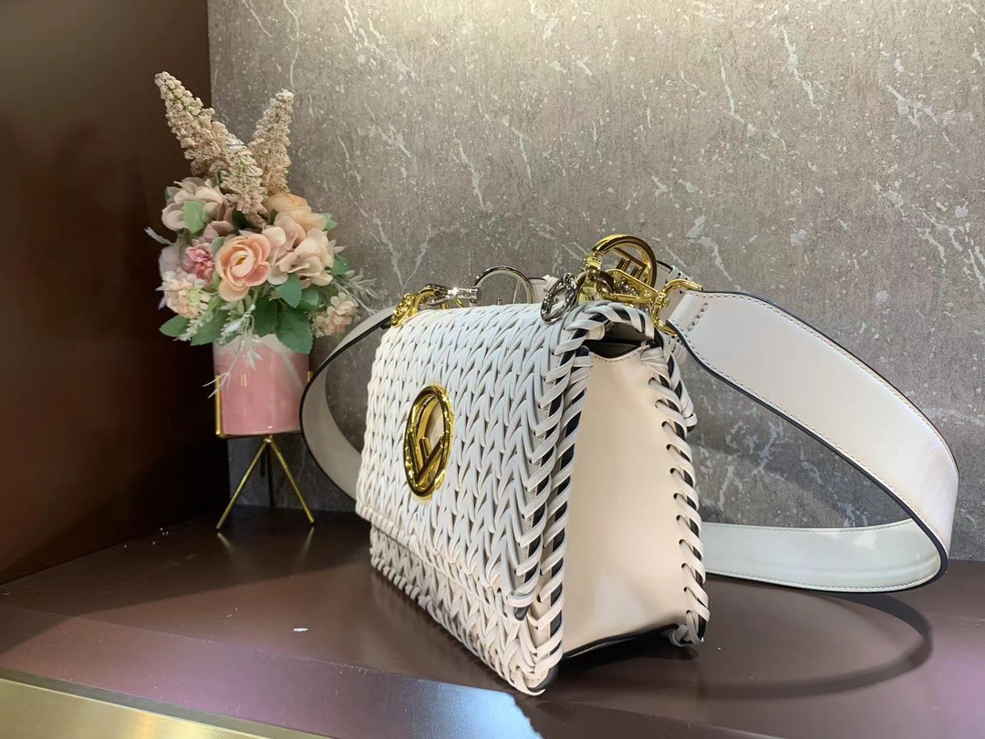 [TOP] FENDI KAN I LOGO Bag 25cm - Denim