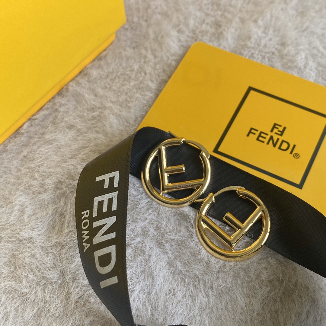 [TOP] FENDI Logo Earrings-Gold