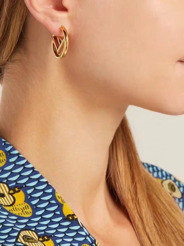 [TOP] FENDI Logo Earrings-Gold