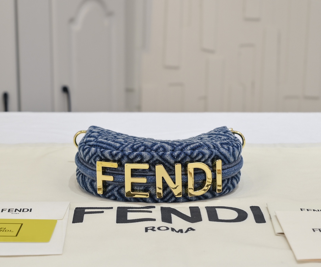 [TOP] FENDI FENDIgraphy Bag 16.5x14x5cm - Denim