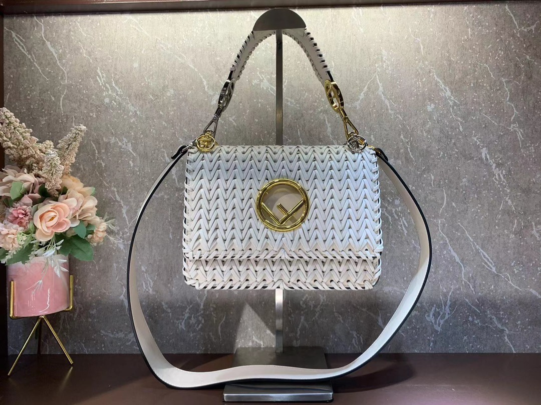 [TOP] FENDI KAN I LOGO Bag 25cm - Denim