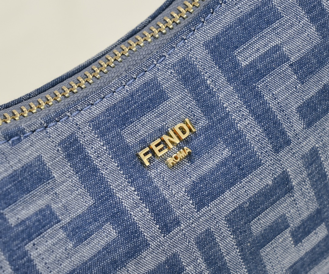[TOP] FENDI Armpit FF Bag 27x20.5x7cm - Denim