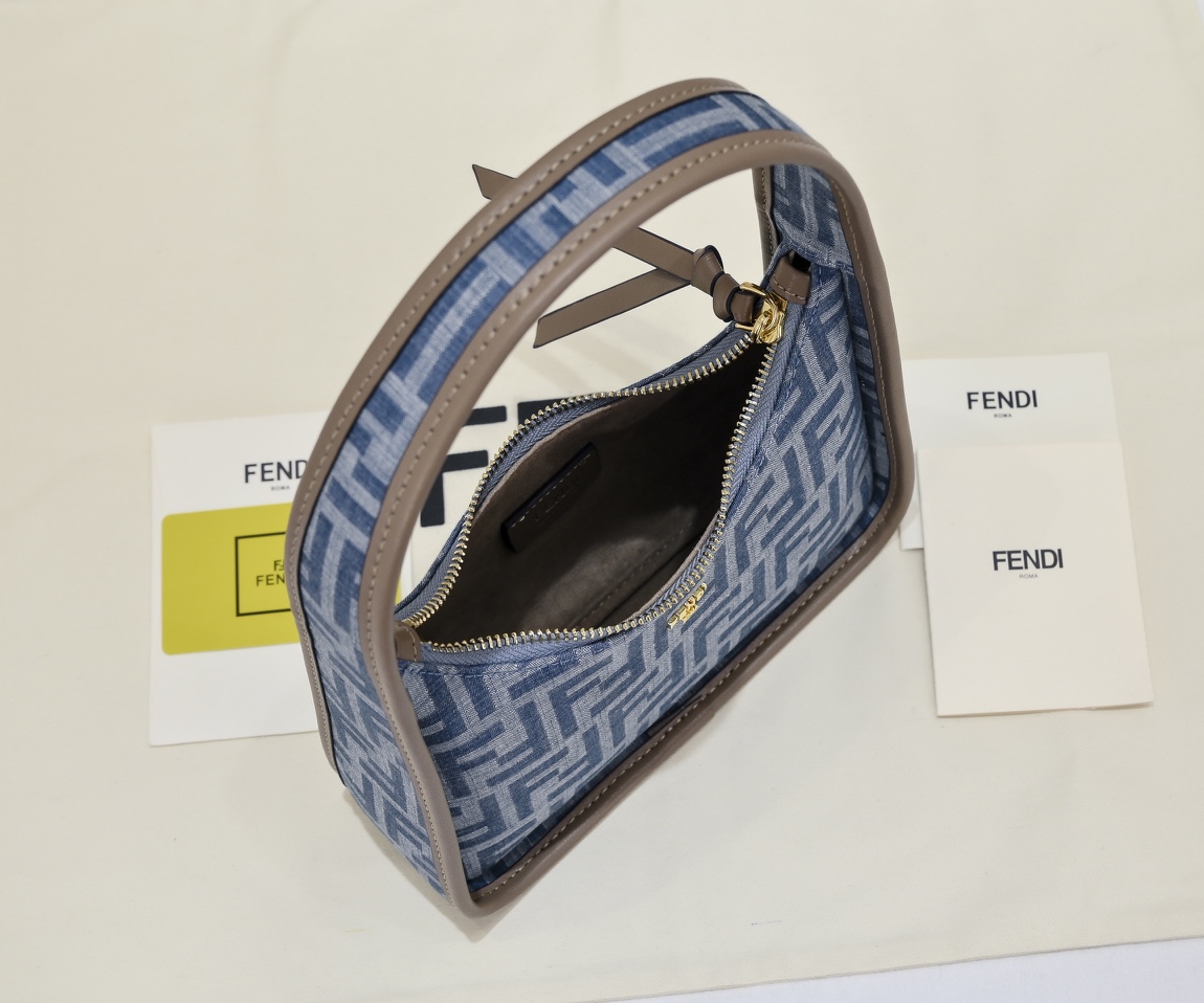 [TOP] FENDI Armpit FF Bag 27x20.5x7cm - Denim