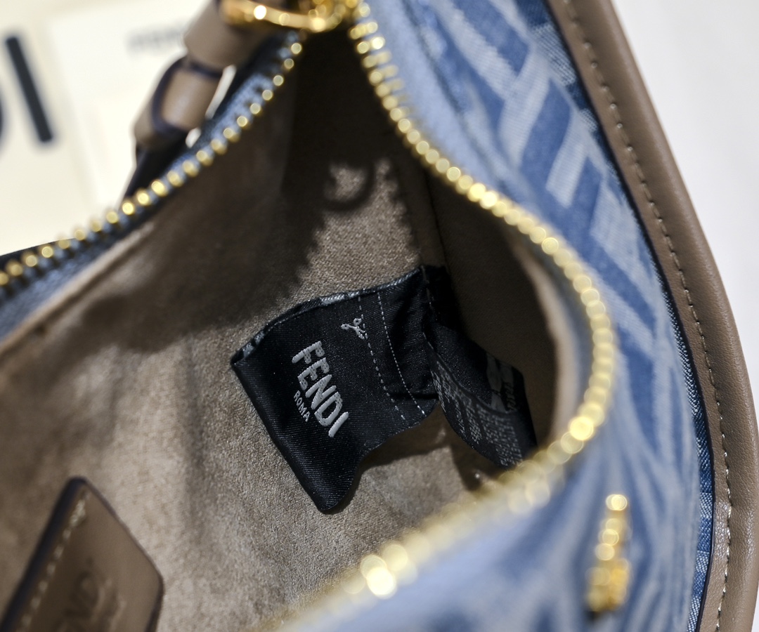 [TOP] FENDI Armpit FF Bag 27x20.5x7cm - Denim