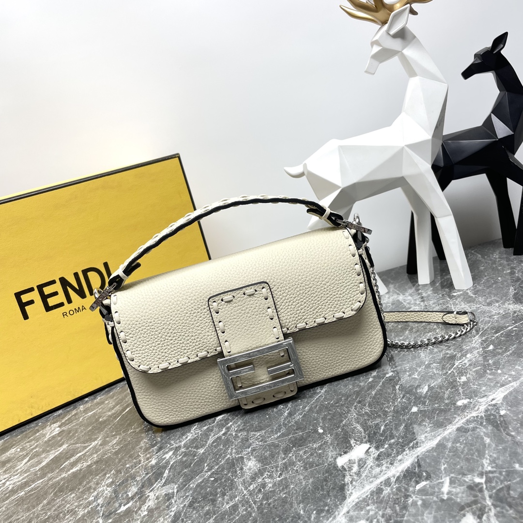 [TOP] FENDI Hand-sewn Cowhide Baguette Bag 19.5x4.5x13cm - 11 Color