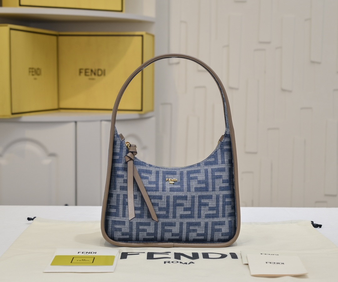 [TOP] FENDI Armpit FF Bag 27x20.5x7cm - Denim
