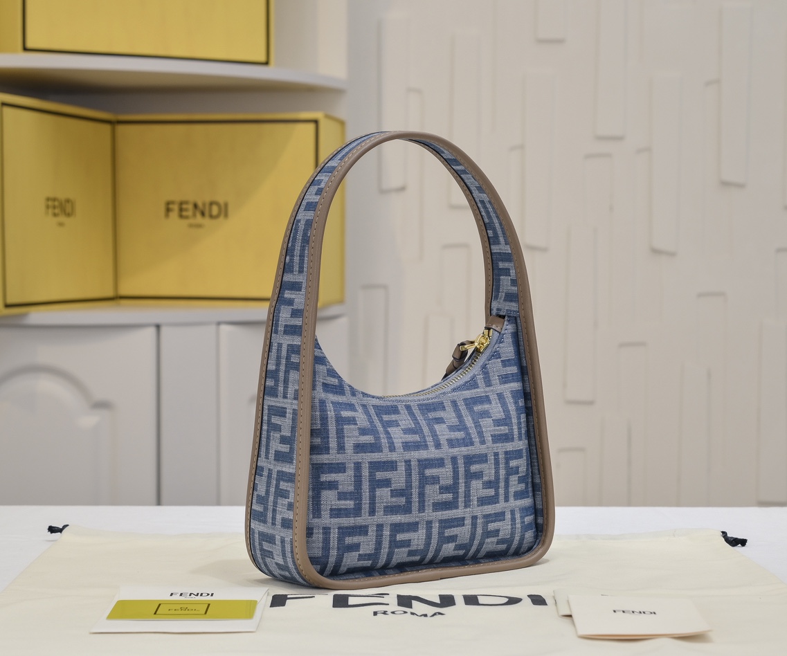 [TOP] FENDI Armpit FF Bag 27x20.5x7cm - Denim