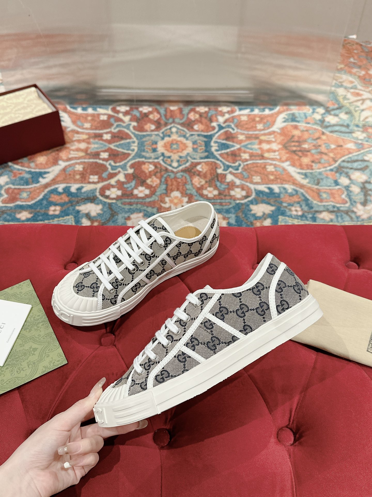 [TOP] GUCCI GG Canvas Shoes - 2 Color