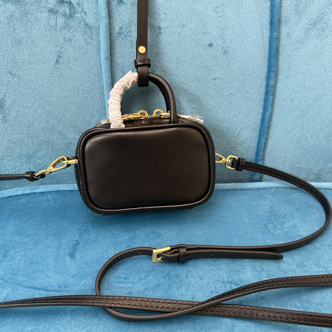 [TOP] Miu Miu Mini Briefcase  10.5*4cm - Two Colour