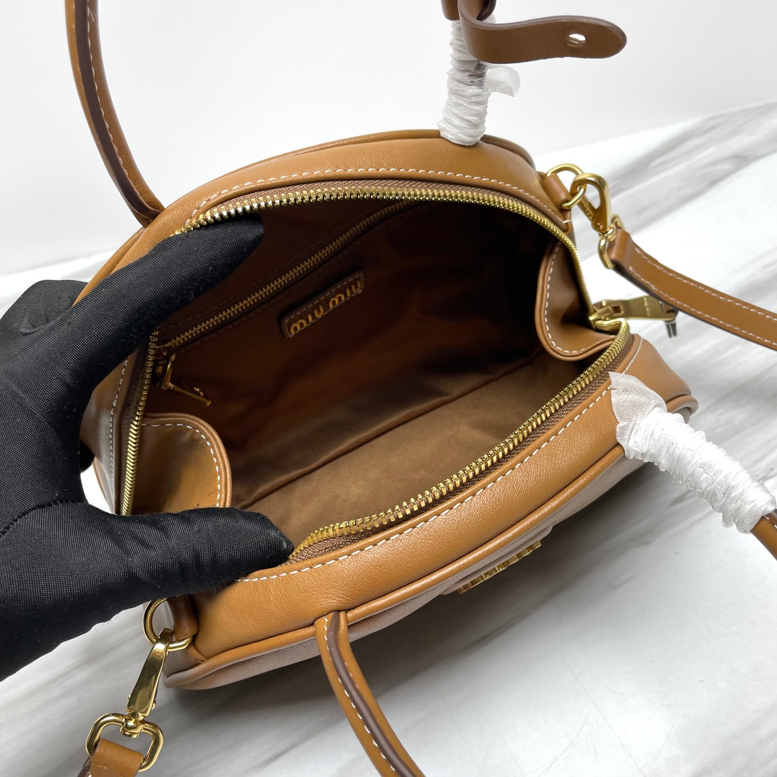 [TOP] Miu Miu Calfskin Handbag - 18X11.5X8CM/23X15X11CM