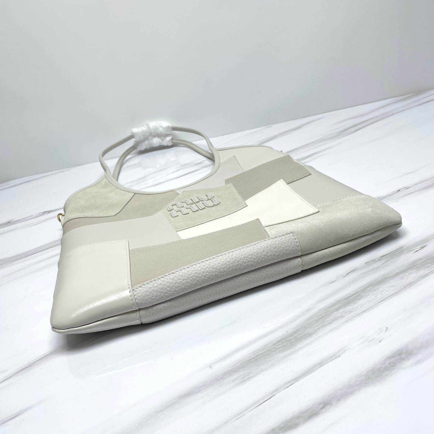 [TOP] Miu Miu Isedan Limited Tote Package 35x40cm