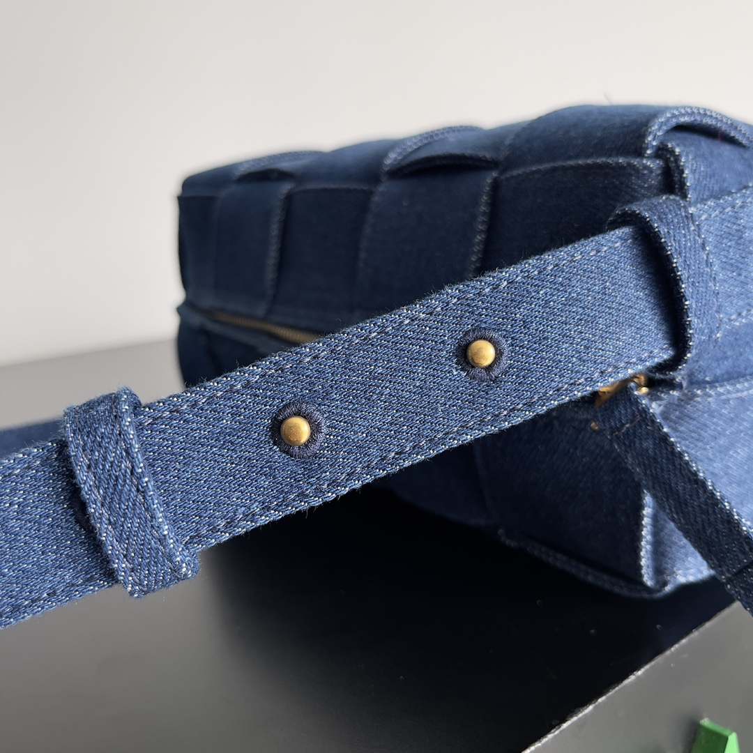[TOP] Bottega Veneta BV Cassette Bags - Dark Blue