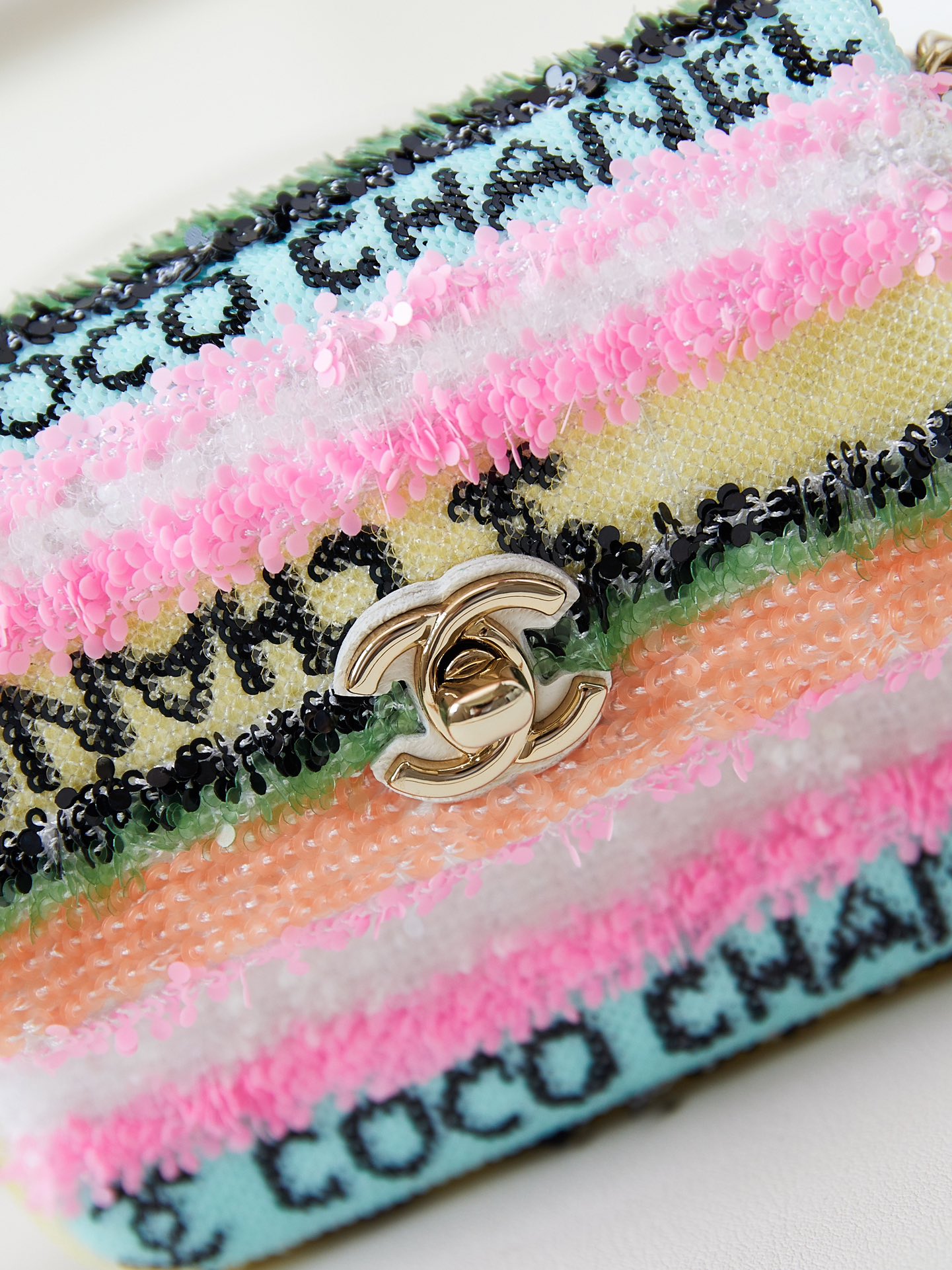 [TOP] CHANEL Flap Bag with Colorful Letter Sequins 12x10x3cm/14x20x8cm