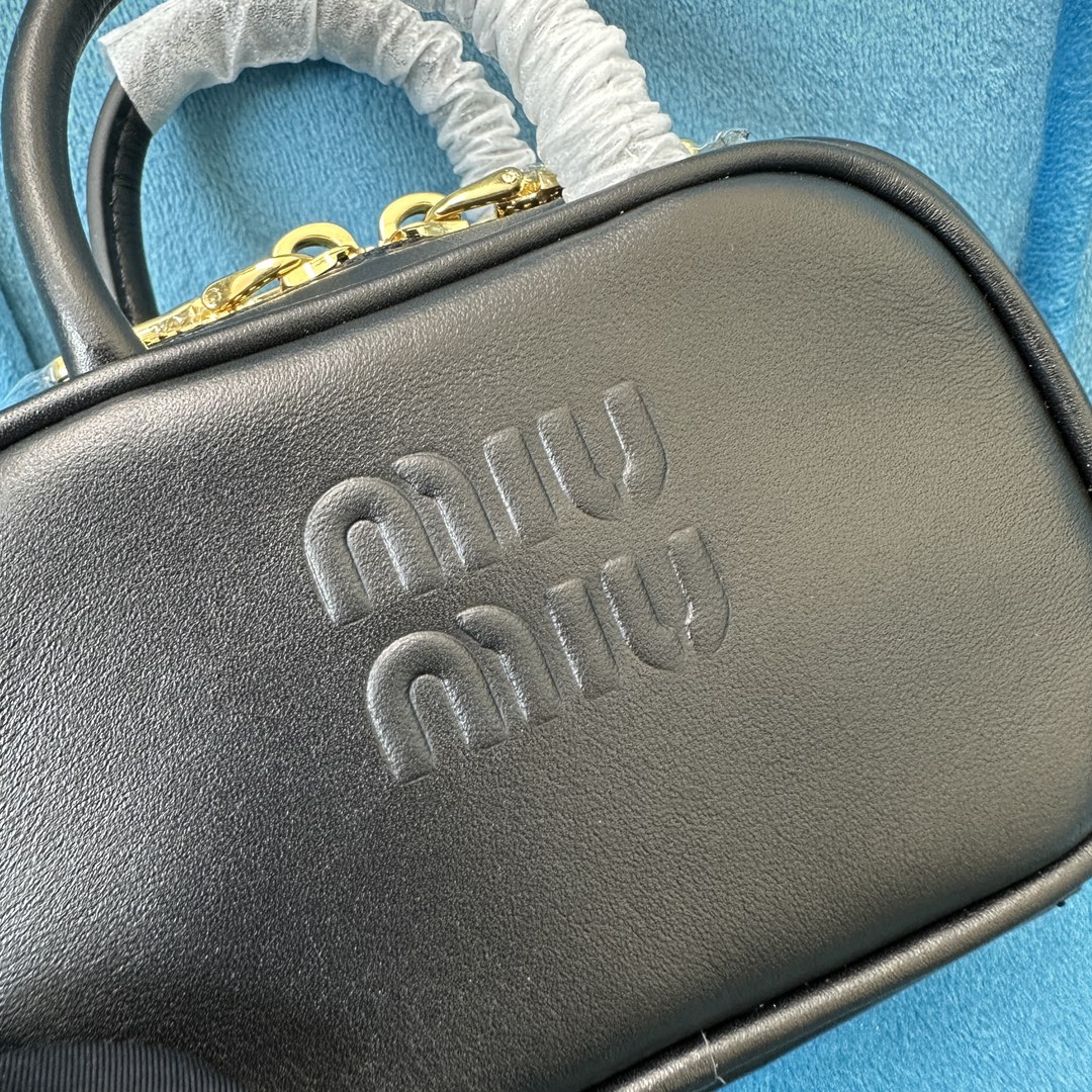 [TOP] Miu Miu Mini Briefcase  10.5*4cm - Two Colour