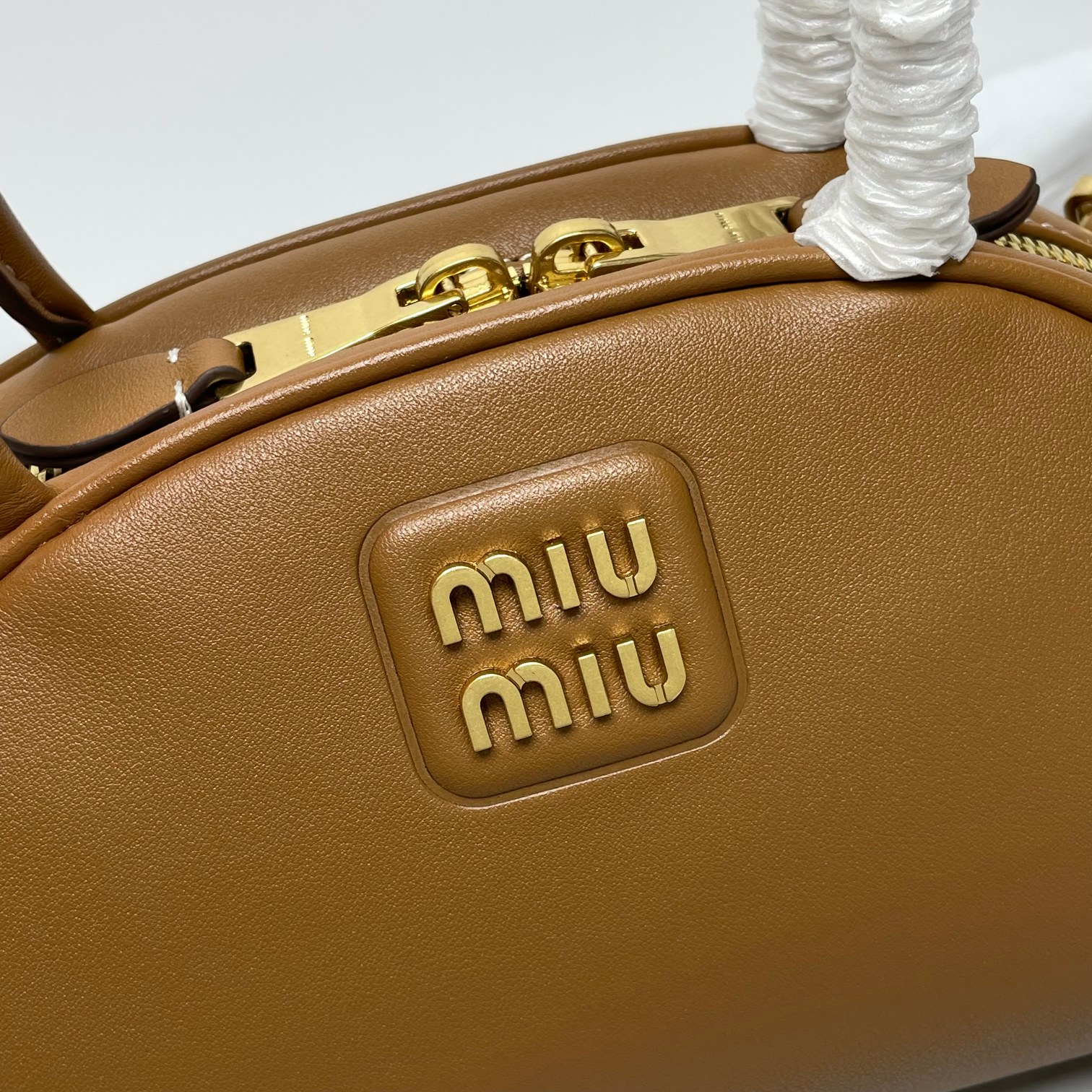 [TOP] Miu Miu Calfskin Handbag - 18X11.5X8CM/23X15X11CM