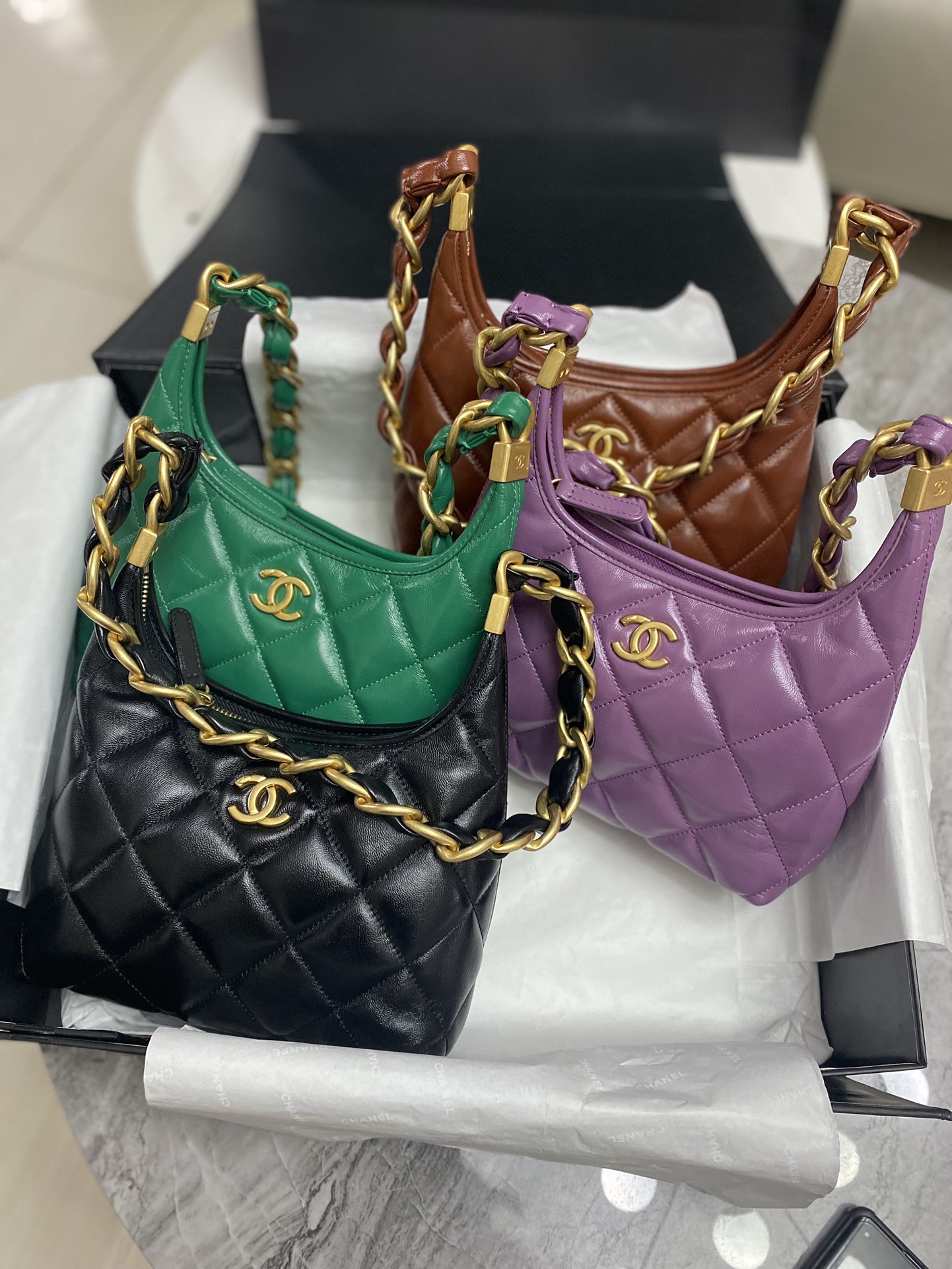 [TOP] CHANEL Hobo Bag 22.5x19.5x8.5cm/29x32x10cm - 4 Color