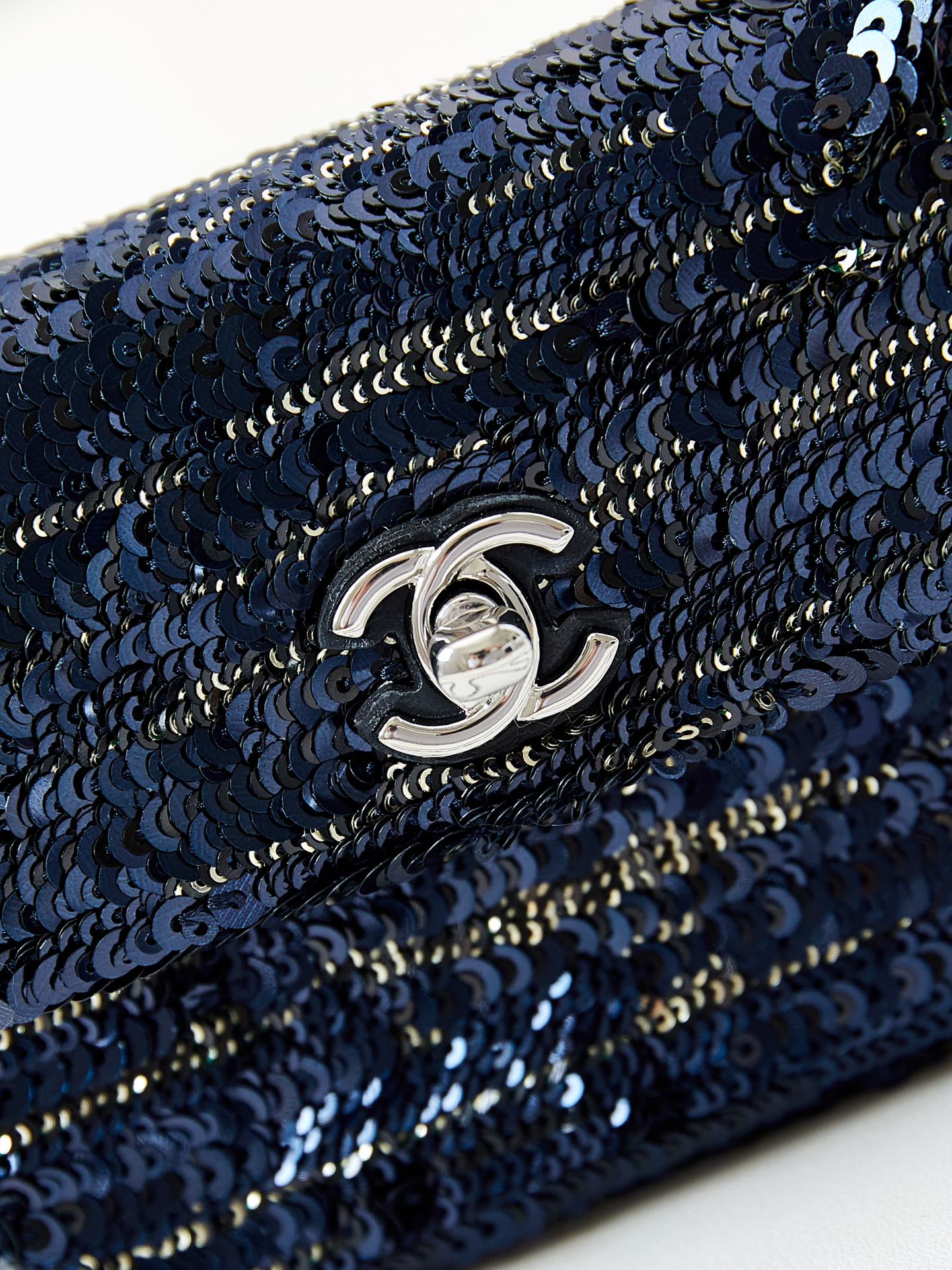[TOP] CHANEL Flap Bag with Blue Letter Sequins 12cm