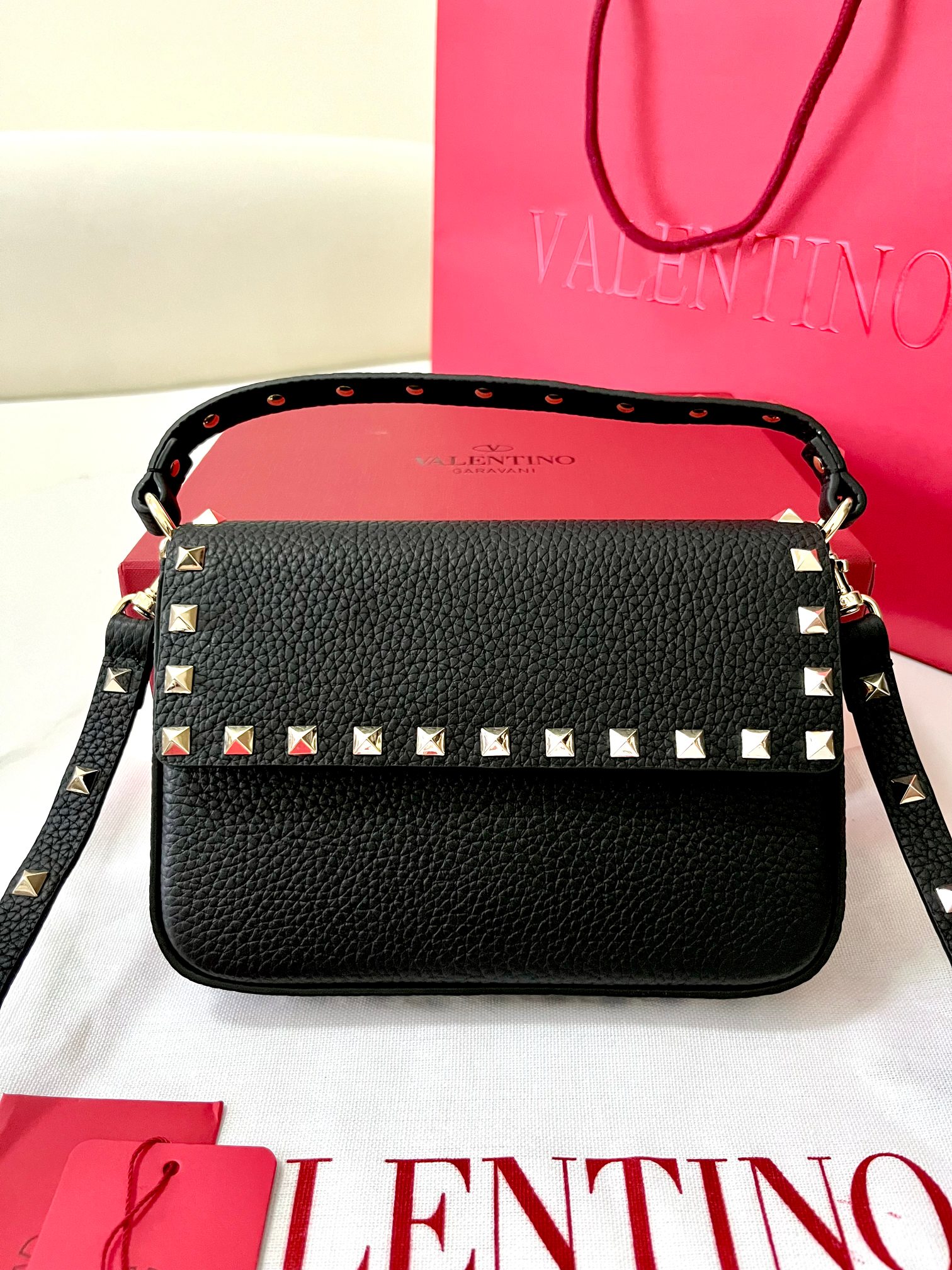 [TOP] VALENTINO Garavani Rockstud Leather Clutch Bag 13.5×19×3 cm  - 7 Colors