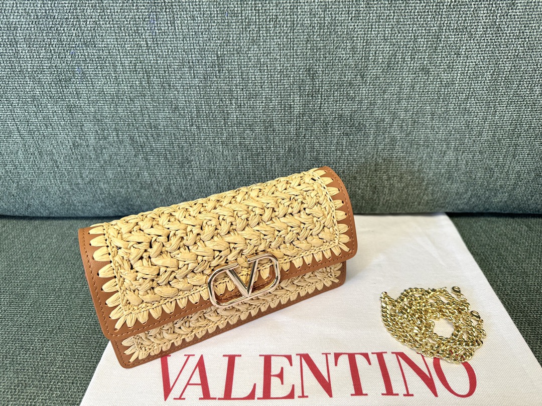 [TOP] VALENTINO Garavani  VLogo Signature Raffia Wallet with Chain 20x10.5x4 cm-Beige