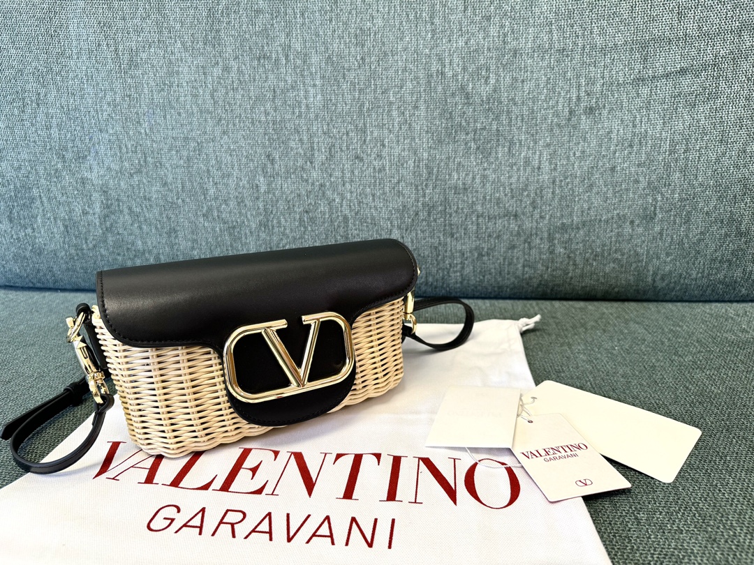 [TOP] VALENTINO Garavani Loco VLOGO Flap Straw Shoulder Bag 21.5x10x 6cm -3 Colors